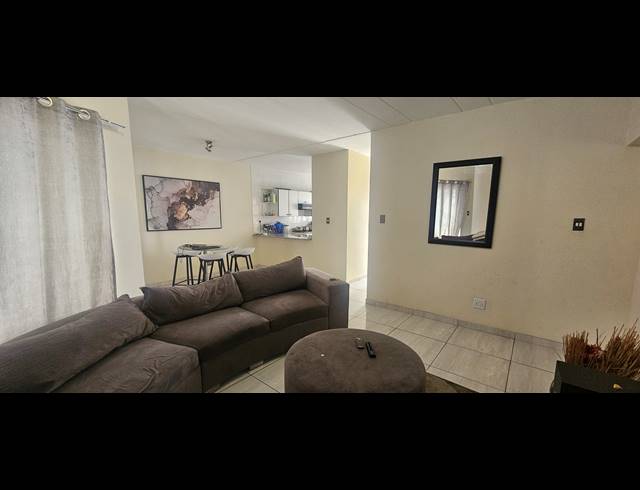 2 BEDROOM TOWNHOUSE FOR SALE IN ELANDSHAVEN
